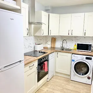  Appartamento Lovely 2 Bedroom In