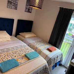 Privatunterkunft Lovely Twin With Ensuite Bathroom 15 Mins From Airport, Dublin